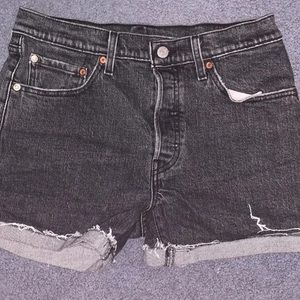 Levi’s black jean shorts size 28
